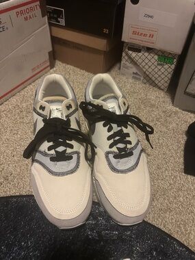 Air max 1 Inside Out worn once basically brand new in GREAT CONDITION